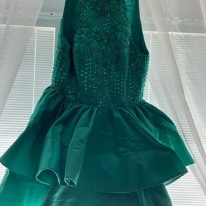 Short formal dress, size 1, NEVER WORN!